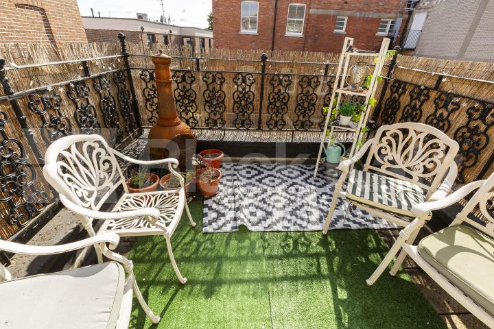 large split level 2 bedroom property with terrace in the heart of Crouch End The Broadway, Crouch End